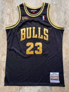 Camisola Chicago Bulls Mitchell & Ness Black/Gold 97/98 Jordan