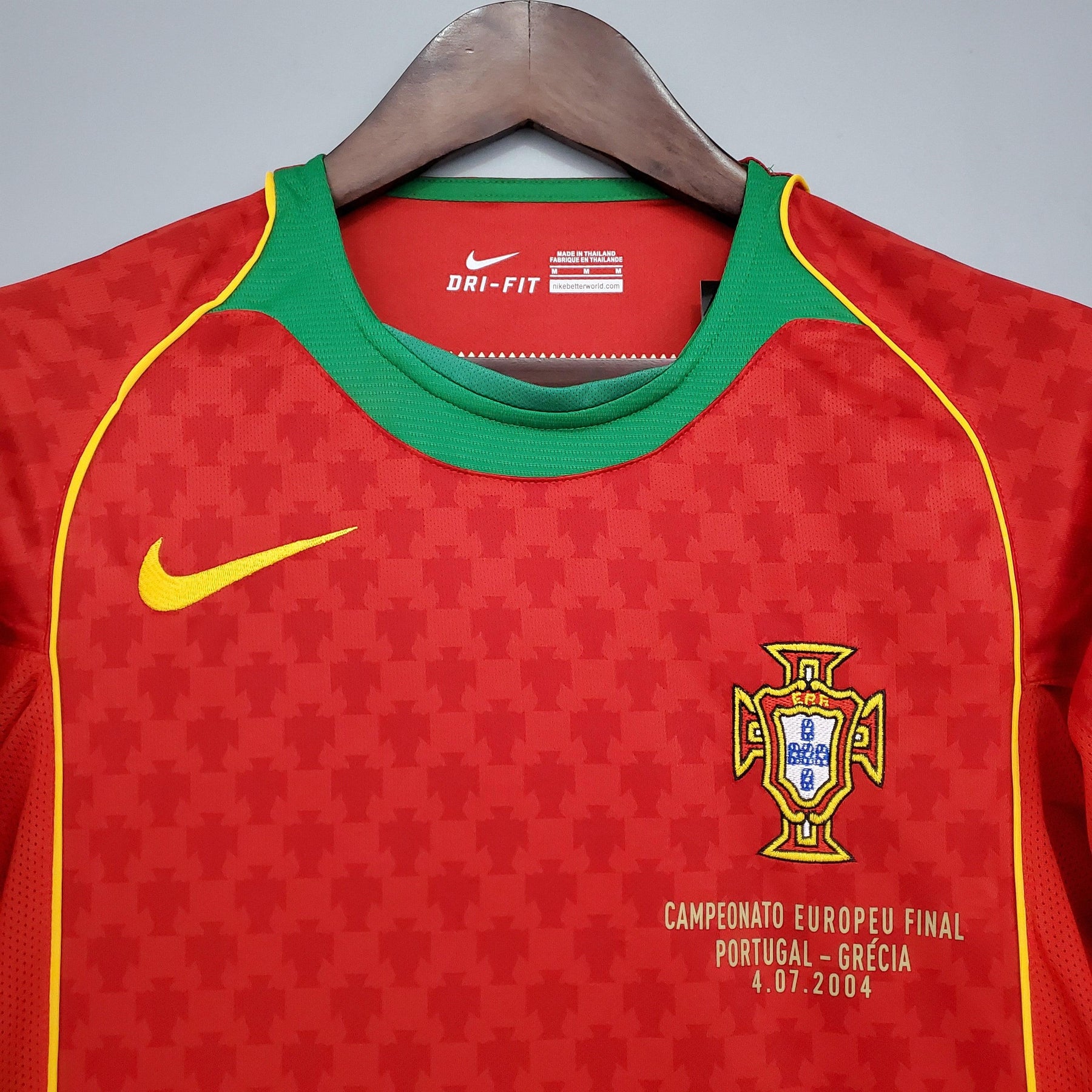 Camisola Retrô Seleção Portugal 2004/04 Home