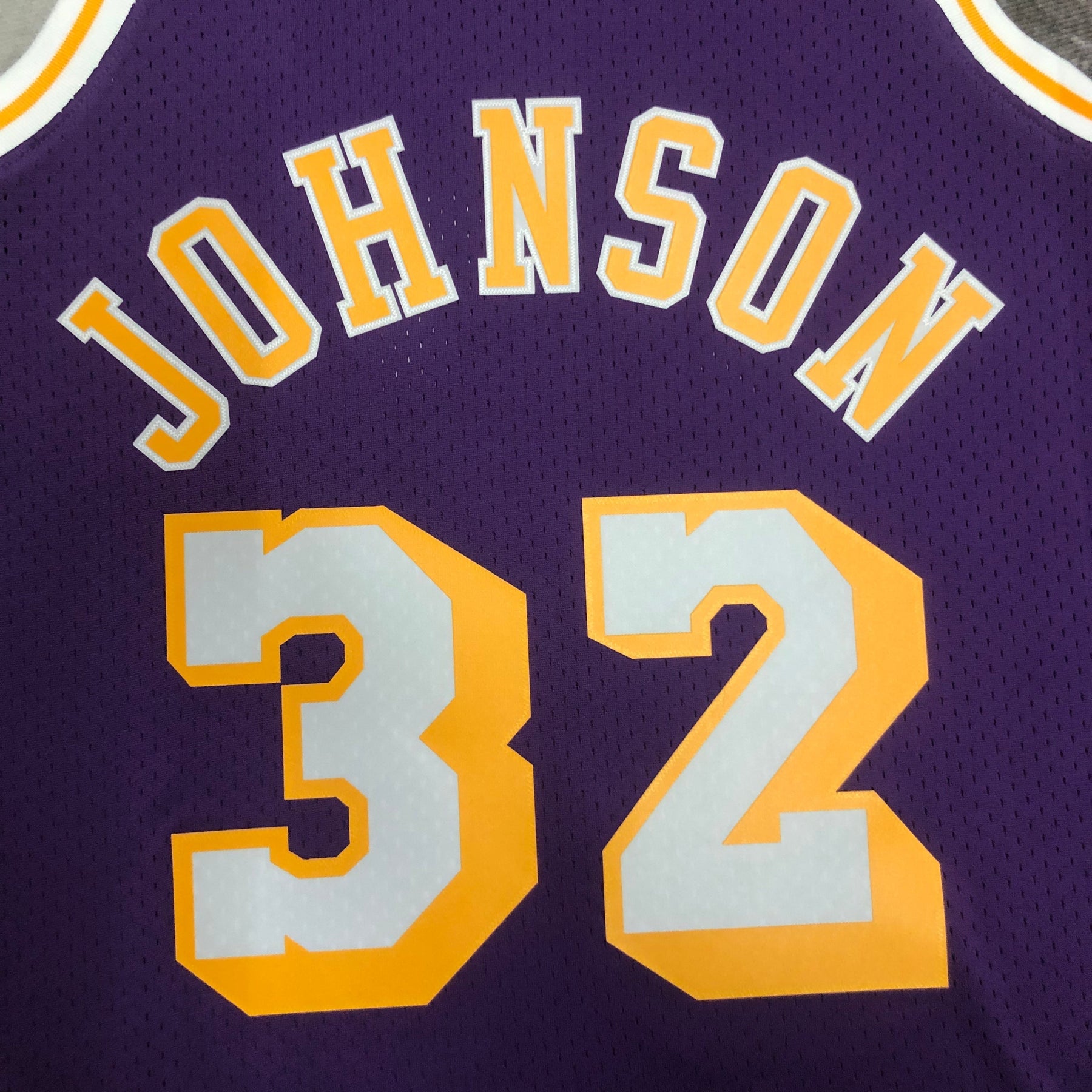 Camisola Los Angeles Lakers Mitchell & Ness Away 84/85