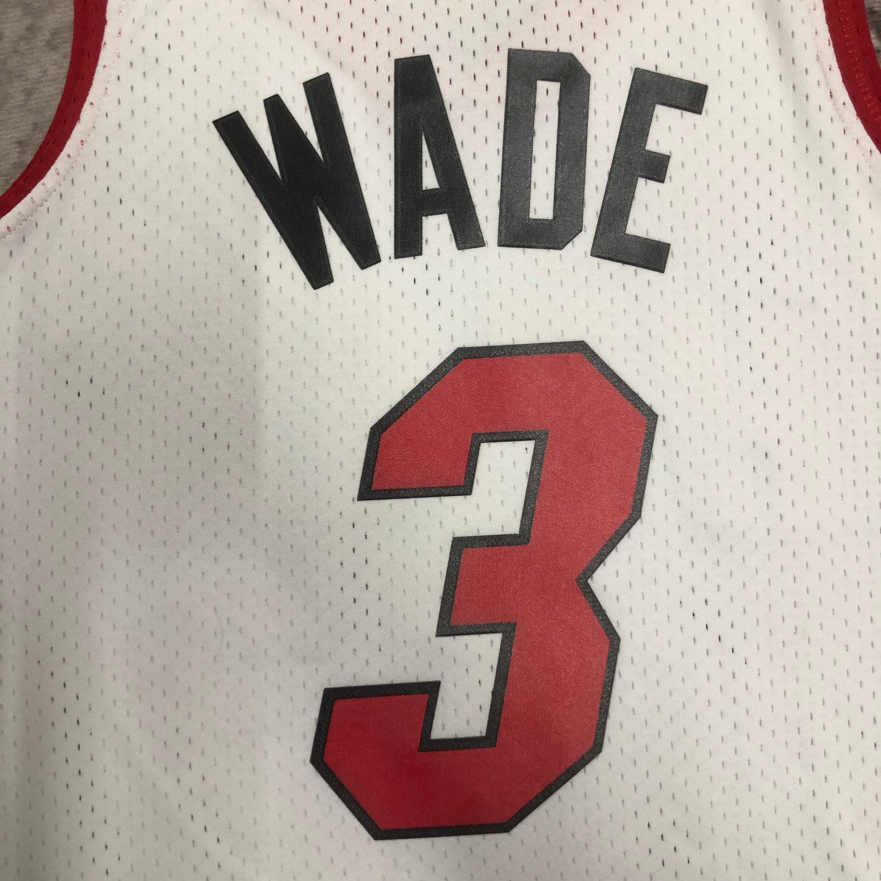 Camisola Miami Heat Mitchell & Ness Home Edition 05/06