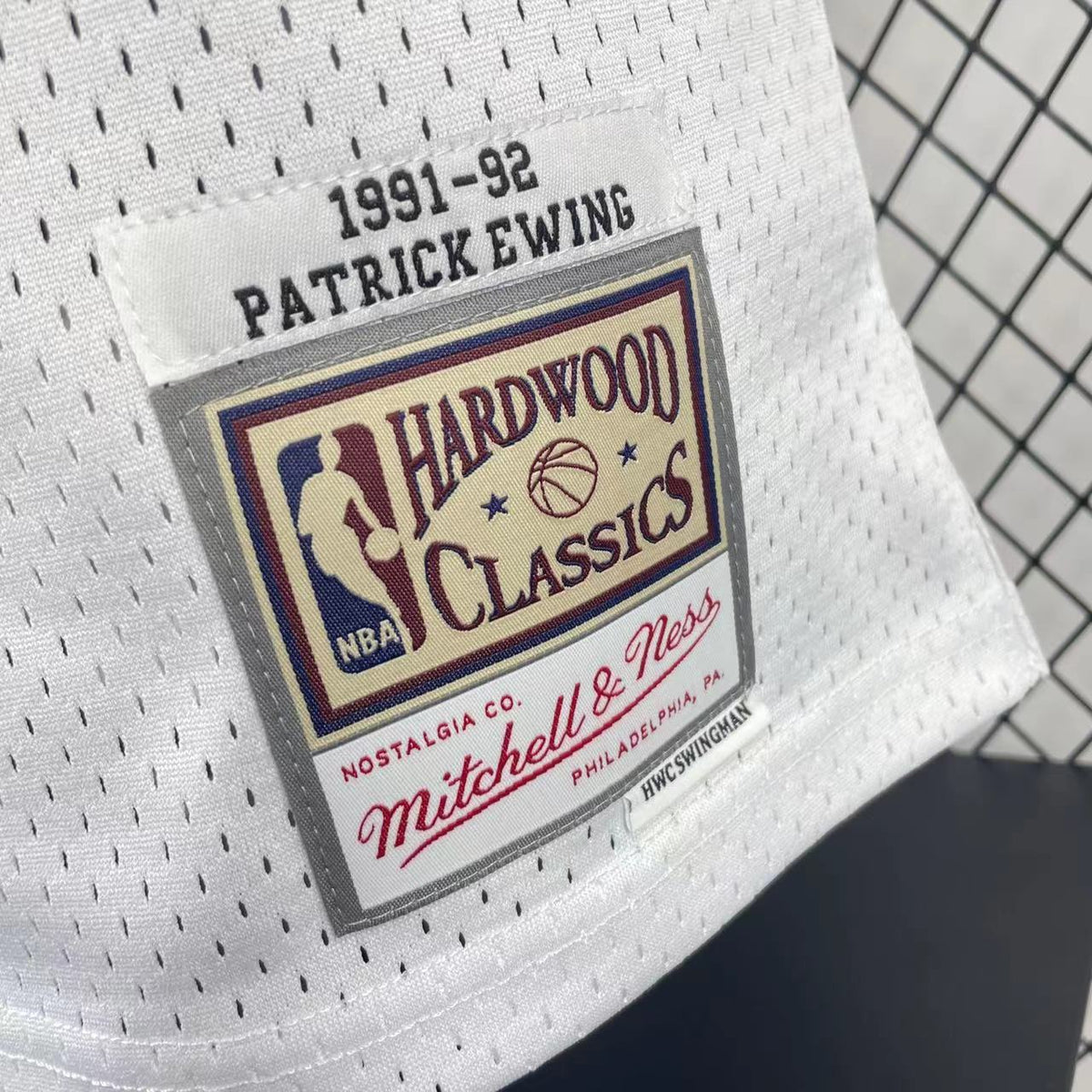 Camisola Mitchell & Ness New York Knicks Patrick Ewing 1985-86 Branca