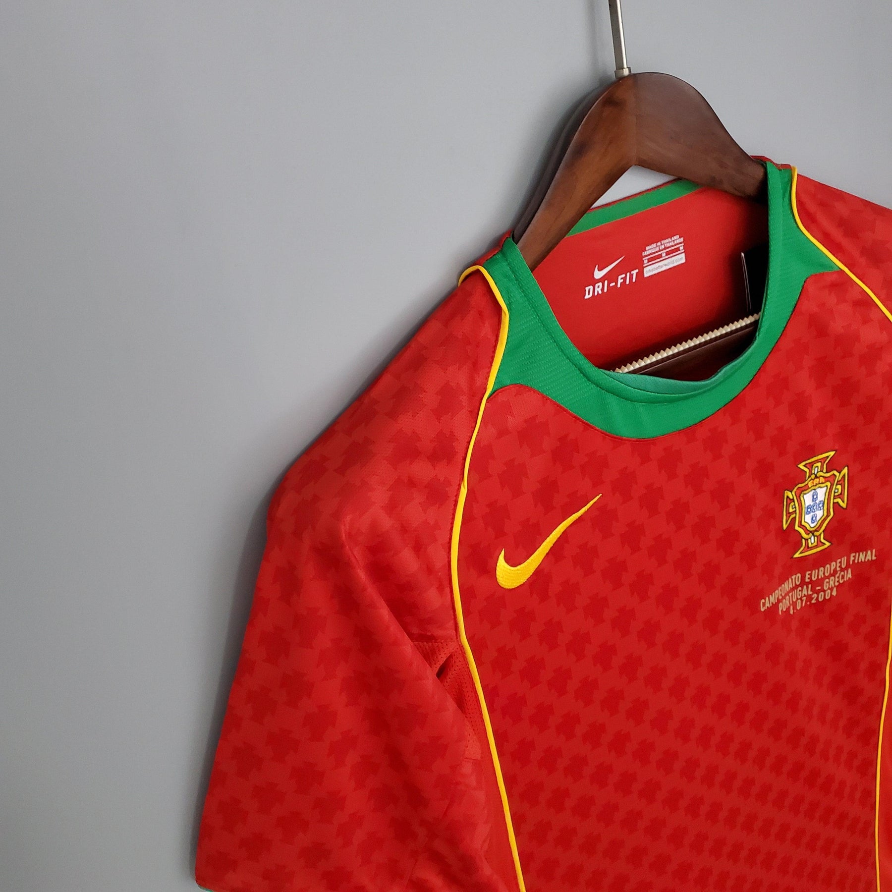 Camisola Retrô Seleção Portugal 2004/04 Home