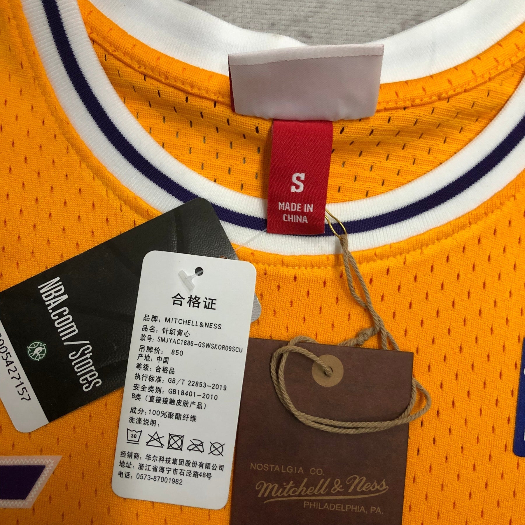 Camisola Mitchell & Ness  Los Angeles Lakers 1984-1985 Amarela