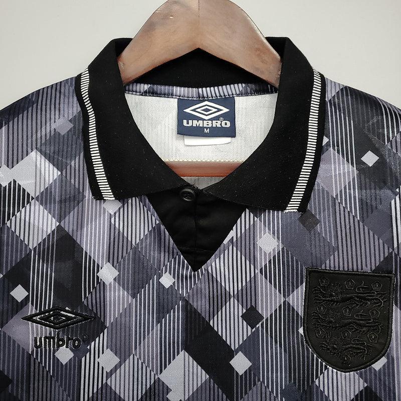 Camisola Inglaterra Retrô 1990 Preta e Branca - Umbro