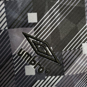 Camisola Inglaterra Retrô 1990 Preta e Branca - Umbro