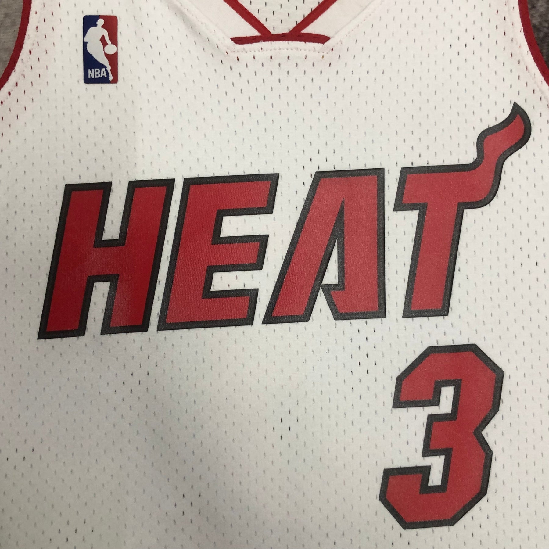 Camisola Miami Heat Mitchell & Ness Home Edition 05/06