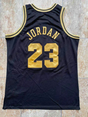 Camisola Chicago Bulls Mitchell & Ness Black/Gold 97/98 Jordan